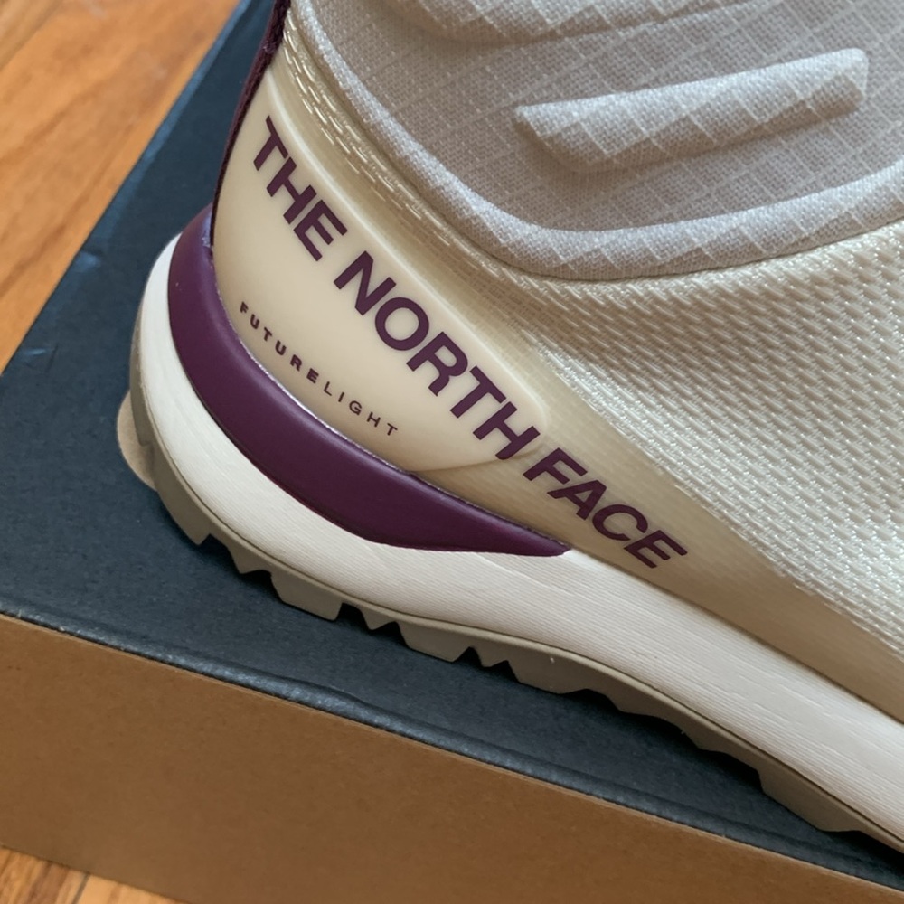 ⚡️Women’s north face future lights! - Picture 2 of 6
